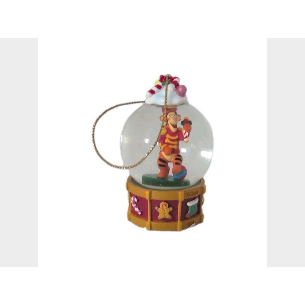 Disney Vintage Christmas Winnie The Pooh 2.5" Tigger 2000 Mini Snowglobe